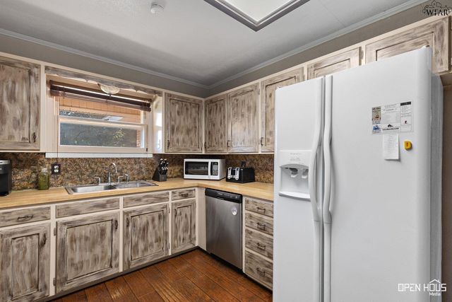 723 MAPLE STREET, Burkburnett, TX 76354