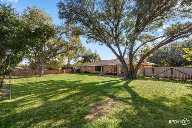 723 MAPLE STREET, Burkburnett, TX 76354