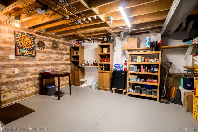 45737 Kensington, Utica, MI 48317