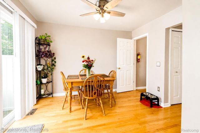 45737 Kensington, Utica, MI 48317