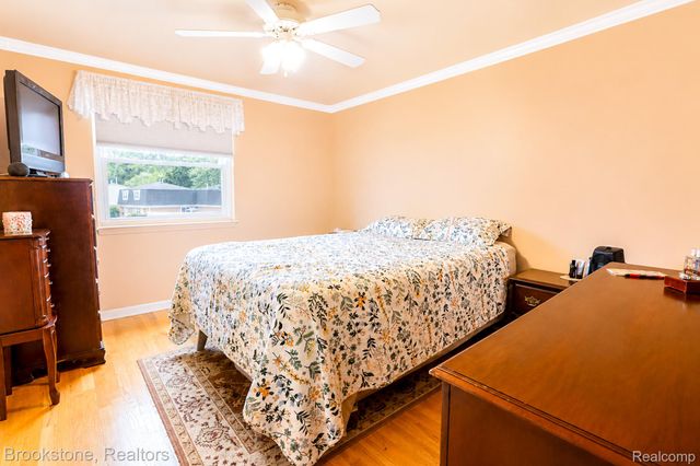 45737 Kensington, Utica, MI 48317
