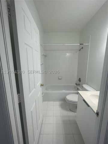 5600 NW 114th Pl 202, Doral, FL 33178