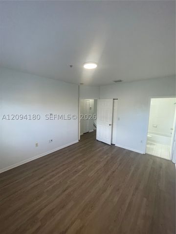 5600 NW 114th Pl 202, Doral, FL 33178