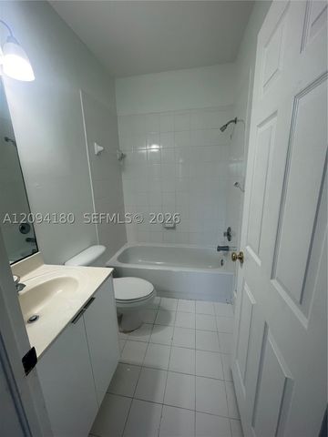 5600 NW 114th Pl 202, Doral, FL 33178