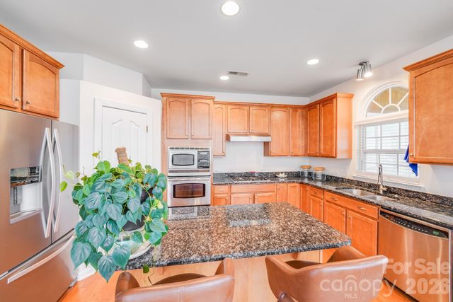 6227 Castlecove Road, Charlotte, NC 28278