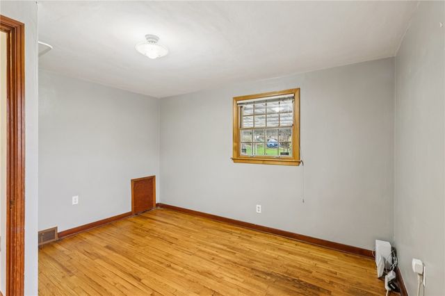 3027 Dwight Ave, Dormont, PA 15216