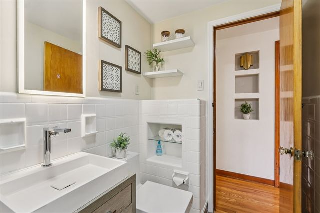 3027 Dwight Ave, Dormont, PA 15216