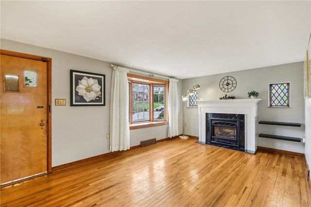 3027 Dwight Ave, Dormont, PA 15216