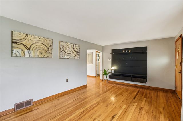 3027 Dwight Ave, Dormont, PA 15216