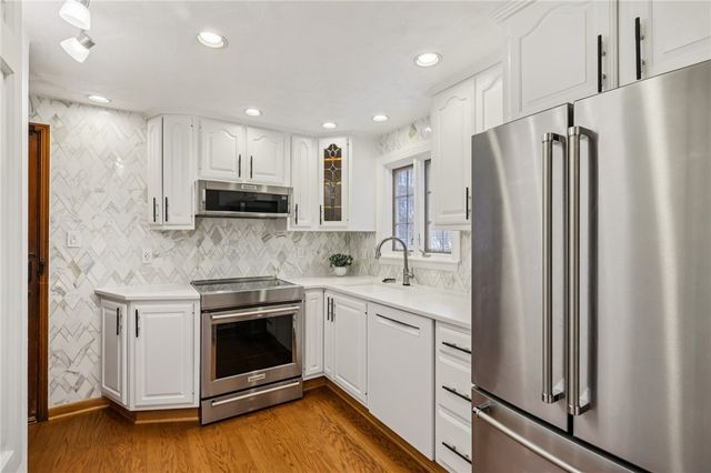 3027 Dwight Ave, Dormont, PA 15216