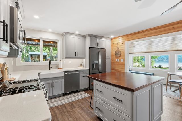 470 Mica Point Road, Barrington, NH 03825