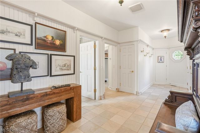 809 Village Trails, Gates Mills, OH 44040