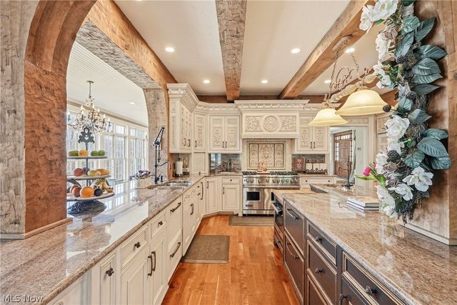809 Village Trails, Gates Mills, OH 44040