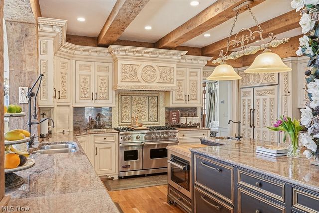 809 Village Trails, Gates Mills, OH 44040