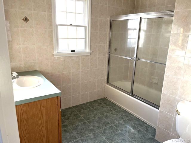 56 Linwood Road N 2nd Fl, Port Washington, NY 11050