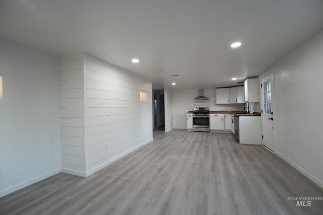 436 2nd St N, Nampa, ID 83687