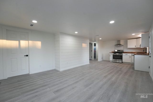 436 2nd St N, Nampa, ID 83687