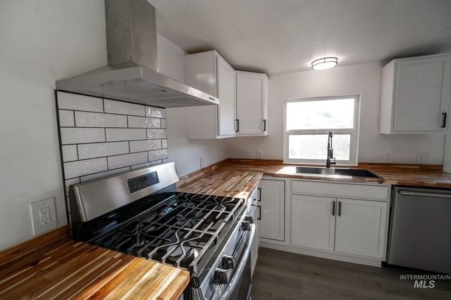 436 2nd St N, Nampa, ID 83687