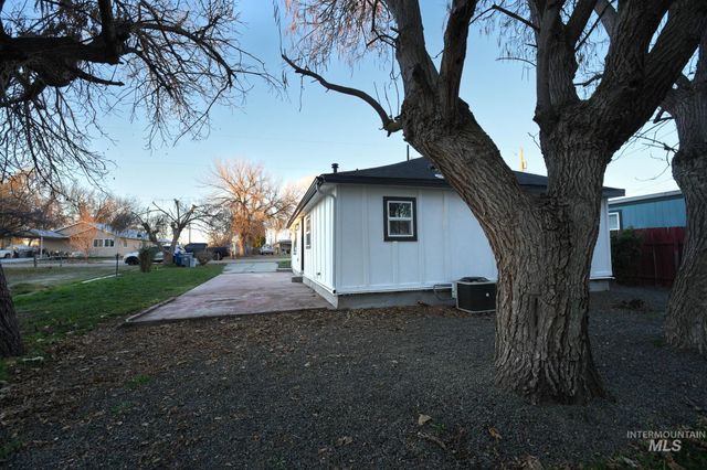 436 2nd St N, Nampa, ID 83687