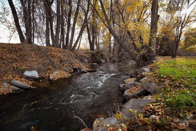 436 2nd St N, Nampa, ID 83687