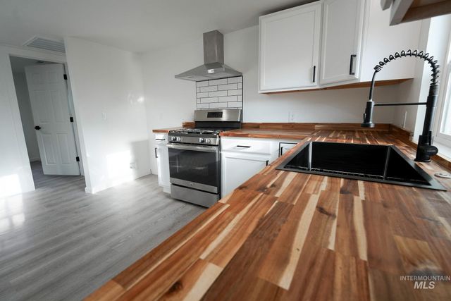 436 2nd St N, Nampa, ID 83687