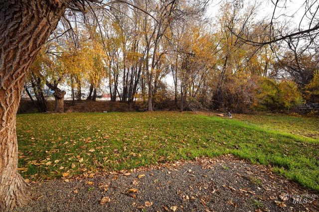 436 2nd St N, Nampa, ID 83687