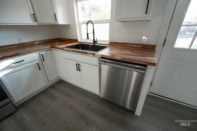 436 2nd St N, Nampa, ID 83687