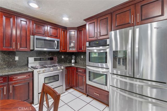 9340 Burnet Ave, North Hills, CA 91343