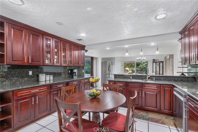 9340 Burnet Ave, North Hills, CA 91343