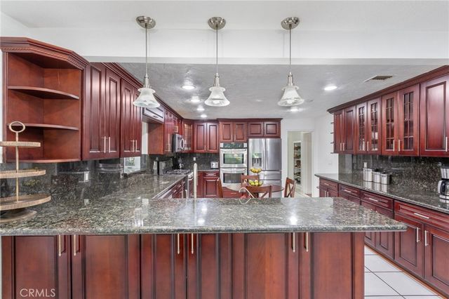 9340 Burnet Ave, North Hills, CA 91343