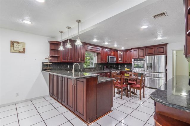 9340 Burnet Ave, North Hills, CA 91343