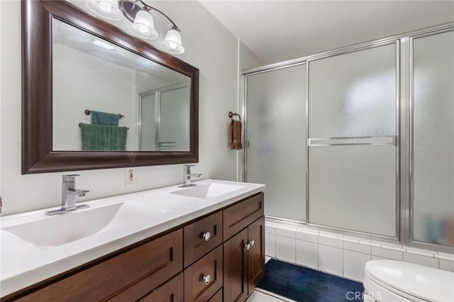 9340 Burnet Ave, North Hills, CA 91343