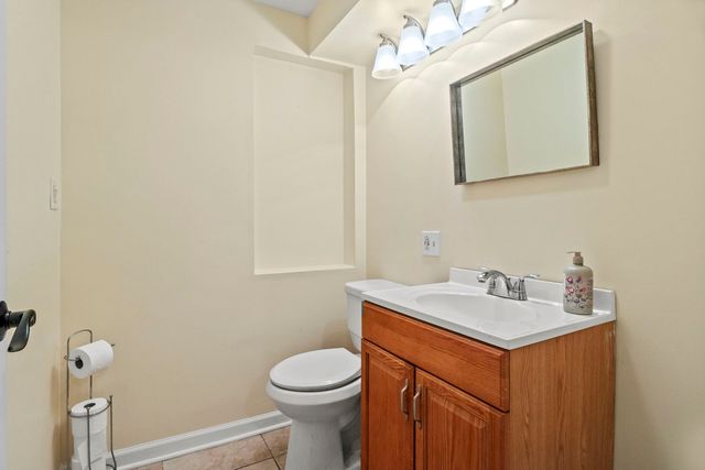816 E Mayfair Road, Arlington Heights, IL 60005