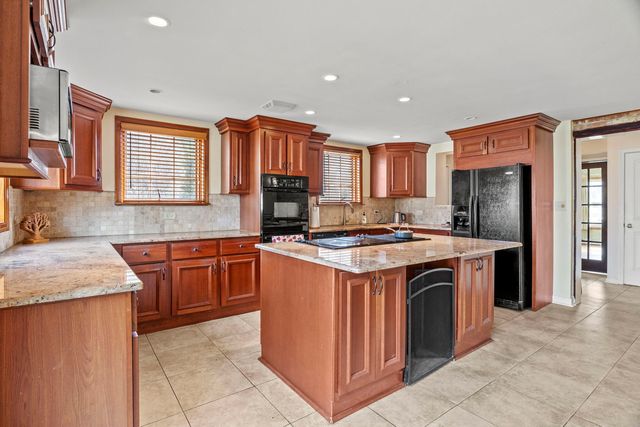 816 E Mayfair Road, Arlington Heights, IL 60005