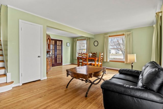 816 E Mayfair Road, Arlington Heights, IL 60005