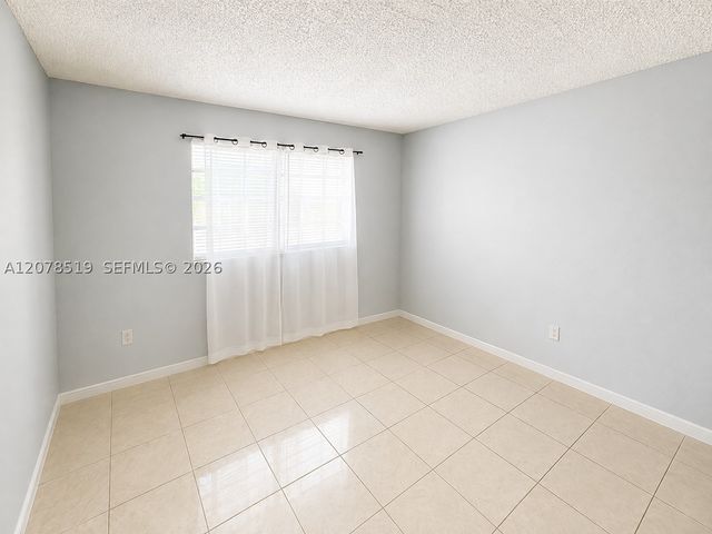 10850 W Flagler St D314, Sweetwater, FL 33174