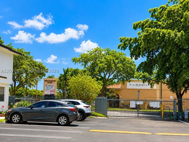 10850 W Flagler St D314, Sweetwater, FL 33174