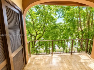 10850 W Flagler St D314, Sweetwater, FL 33174