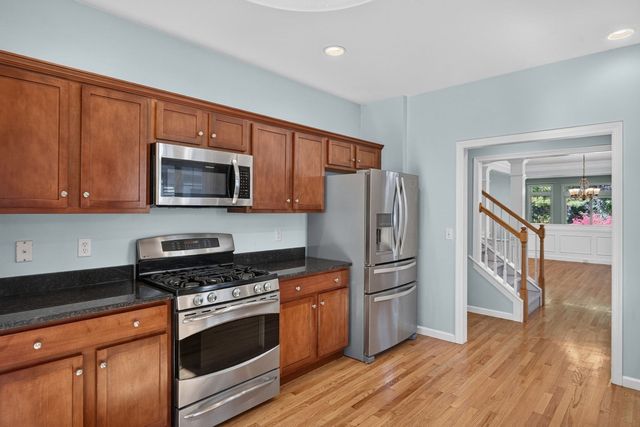 6 Autumn Glen, Plymouth, MA 02360