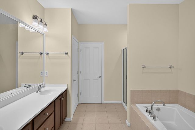 6 Autumn Glen, Plymouth, MA 02360