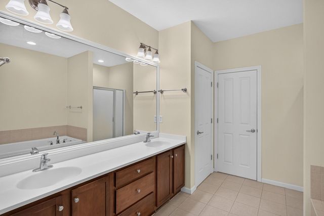 6 Autumn Glen, Plymouth, MA 02360