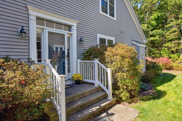 6 Autumn Glen, Plymouth, MA 02360