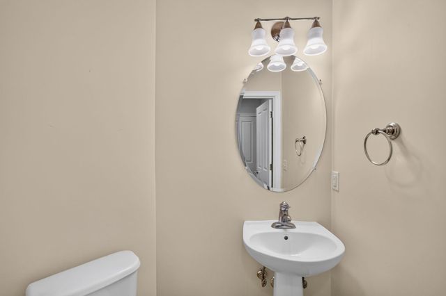 6 Autumn Glen, Plymouth, MA 02360