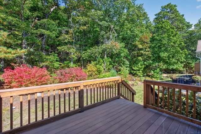 6 Autumn Glen, Plymouth, MA 02360