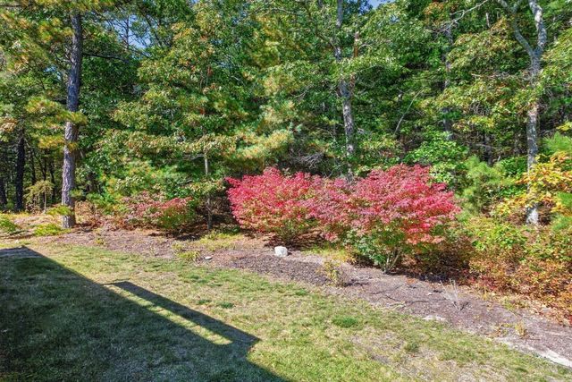 6 Autumn Glen, Plymouth, MA 02360
