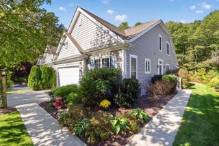 6 Autumn Glen, Plymouth, MA 02360