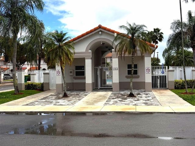 11026 NW 43rd Ter, Doral, FL 33178