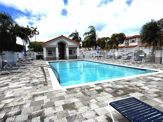 11026 NW 43rd Ter, Doral, FL 33178