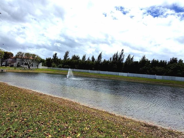 11026 NW 43rd Ter, Doral, FL 33178