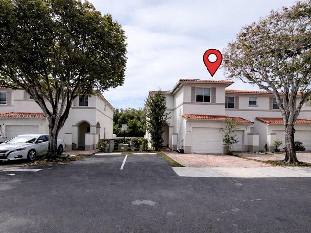 11026 NW 43rd Ter, Doral, FL 33178